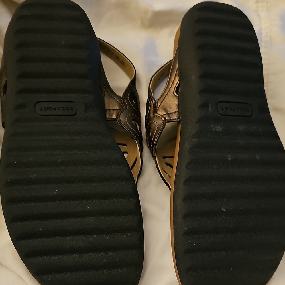 Rockport Brown Laser-Cut Leather Thong Sandals - Picture 3 of 3